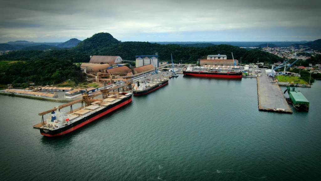 Foto panorâmica do porto de São Francisco do Sul em Santa Catarina